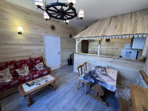 20260222_115839842_ios_-_grande