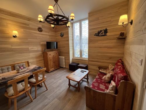 20260222_140819509_ios_-_grande