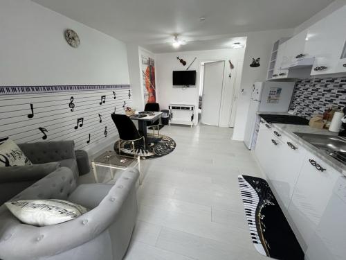 20260222_151019910_ios_-_grande