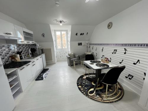 28020260222_150850352_ios_-_grande